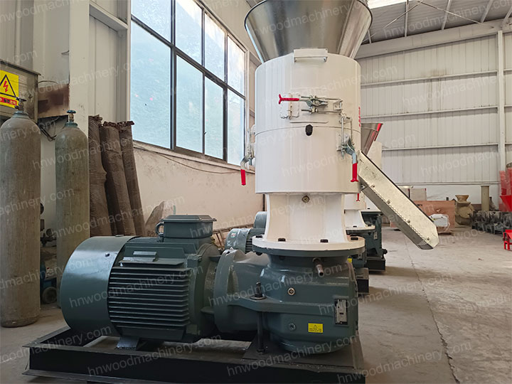 Biomass pellet machine