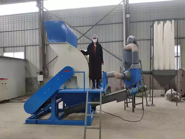 Large capacity hammer crushing machine