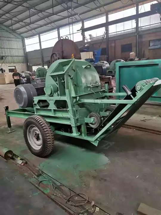 Portable wood crusher machine