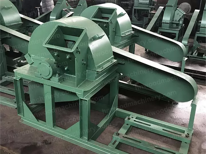 Sawdust making machine