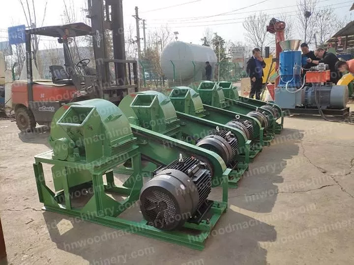 Wood crusher machine