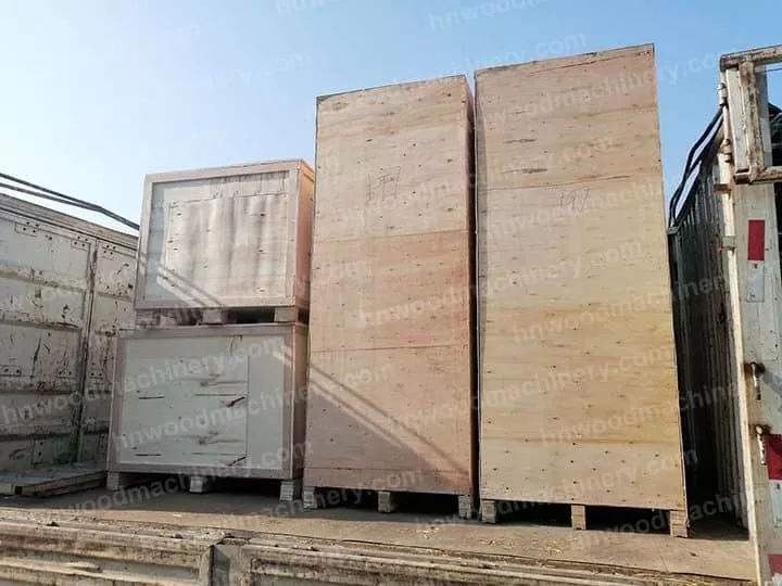 Embalaje en caja de madera del molino de martillos para madera.