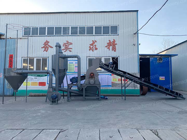 Hammer mill wood crusher