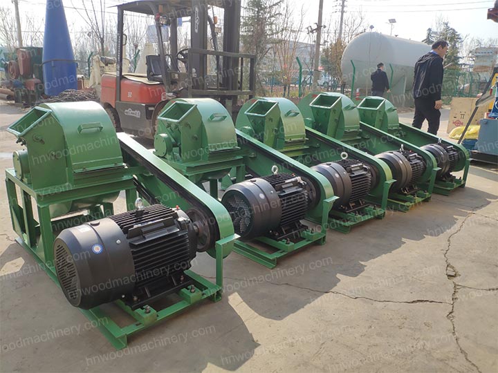 Industrial wood shredder machine