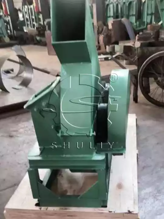 Industrial timber chipper