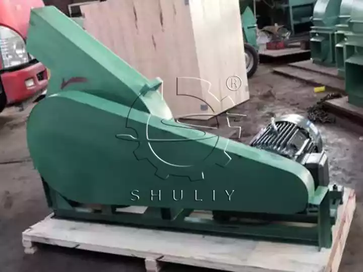 Wood chipper shredder