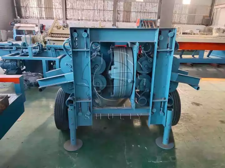 Wood debarking machine