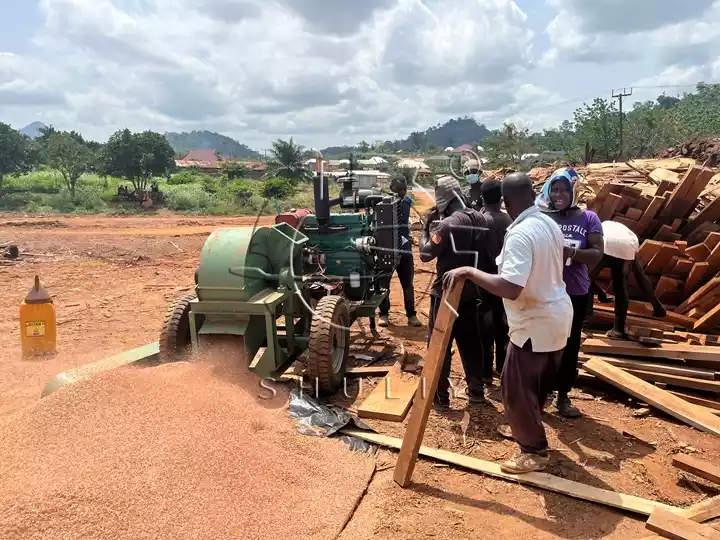 Wood chipper shredder working in ghana