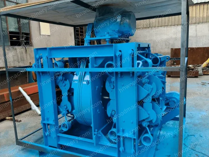 Swiss Wood Processing Company Purchases Shuliy Log Debarking Machine 4 Máquina descortezadora de troncos