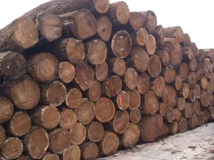 Comment écorcer du bois à bord vivant : Débiteur de bûches pour un traitement efficace 5 Noyer