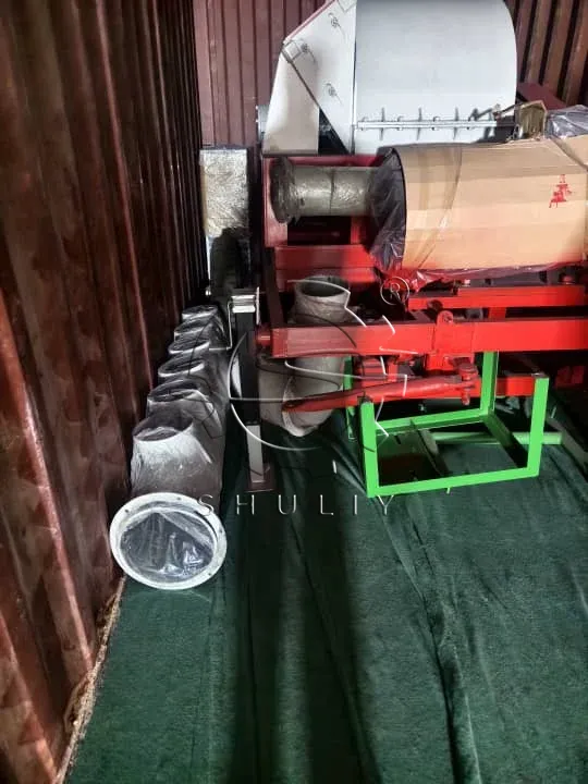 Carregamento de moinho de martelos para triturar palha