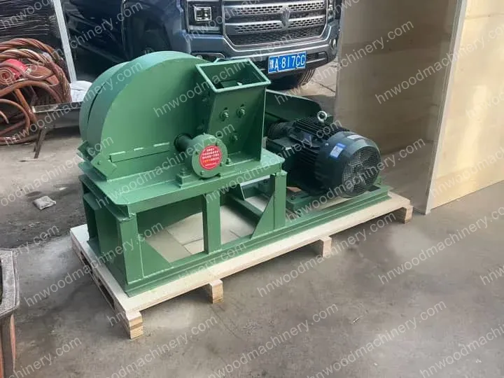 통나무 깎기 기계