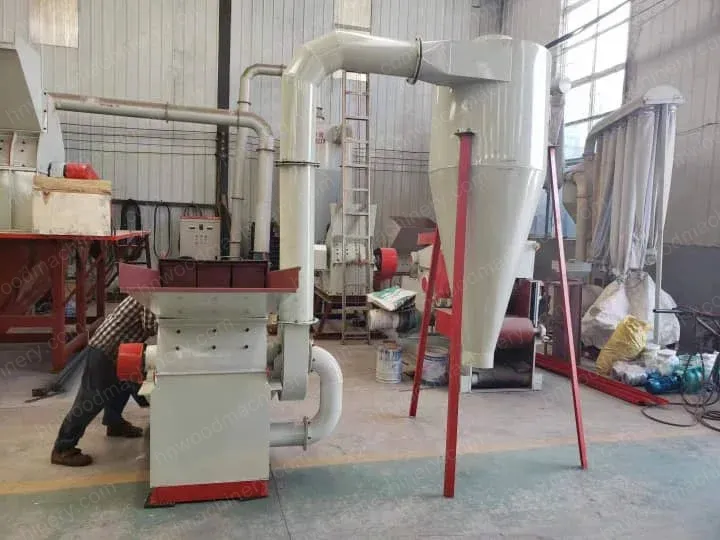 Hammer wood crusher