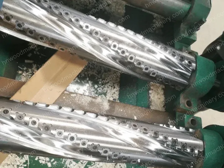 blade of spiral blade wood shaver