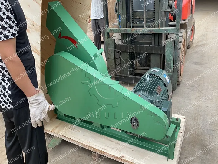 Tree Chipper Exported To Vietnam 2 Log chipping machine