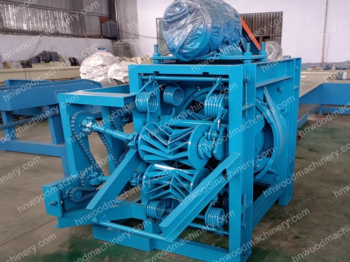 Heavy duty log debarking machine