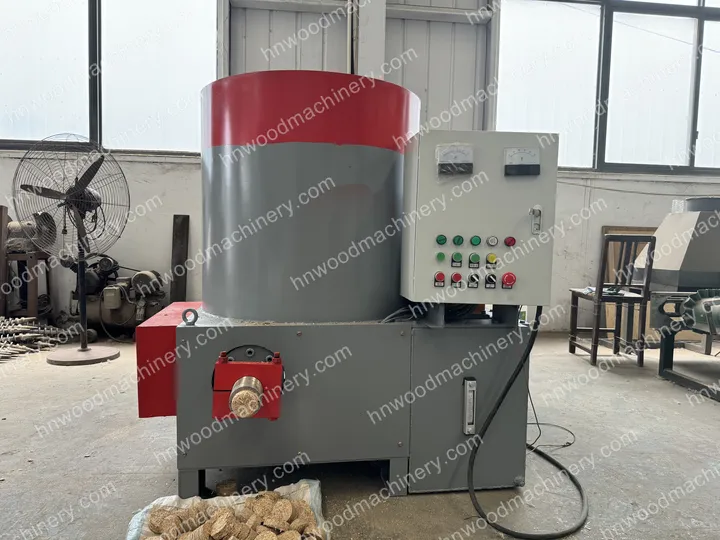 Wood waste briquetting machine